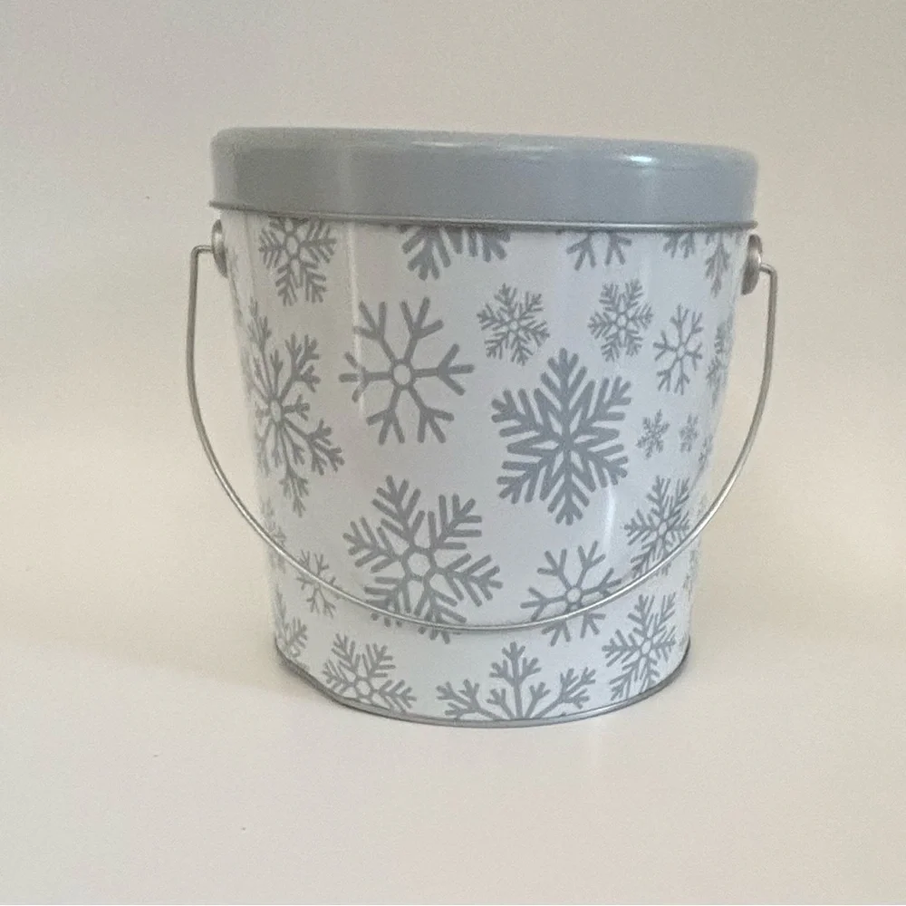 white & silver w/ a splash of blue snowflake gift bags & boxes-10 items NEW NWT